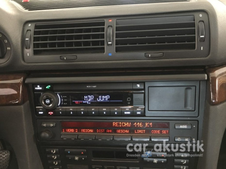CD, USB und Bluetooth im 7er BMW E34