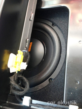 Subwoofer im Mercedes Vito/Viano