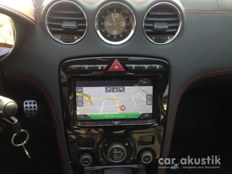 Pioneer Navi AVIC-F60DAB im Peugeot RCZ