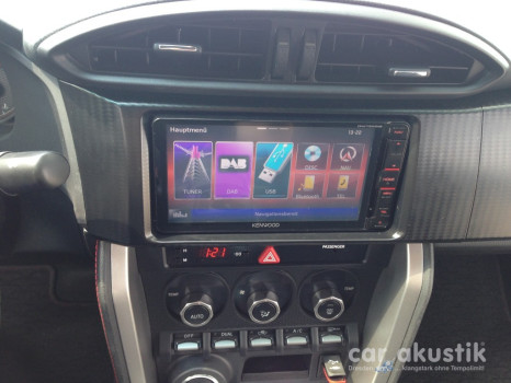 Kenwood DNX715WDAB im Toyota GT86