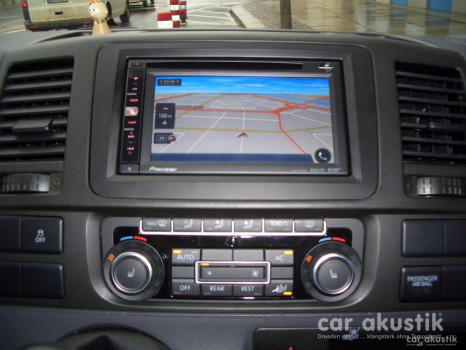 Pioneer Navi AVIC-F950DAB+ im VW T5