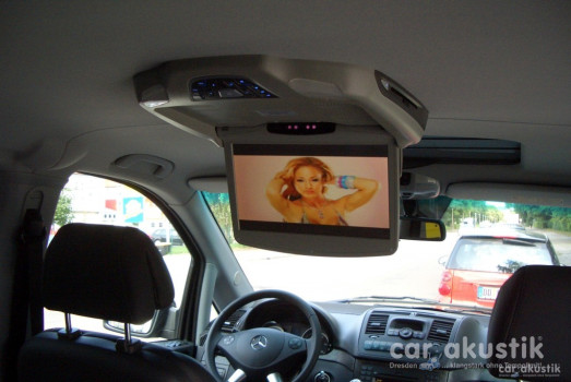 Video mit Deckenmonitor im Mercedes Vito/ Viano