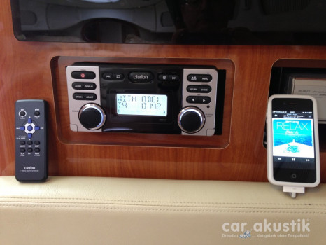 Clarion Marine Radio CDM-6
