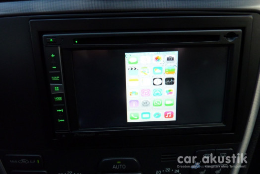 Pioneer AVIC-F960BT mit Spiegelung vom iPhone 5