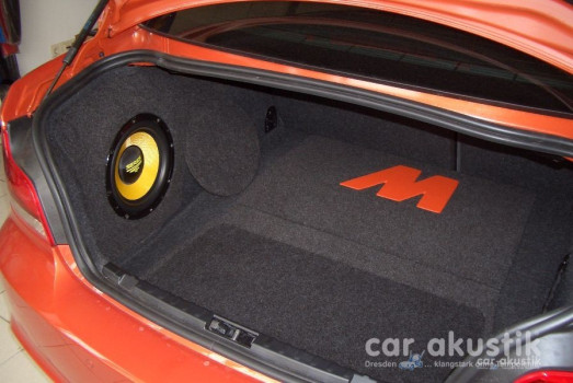 Subwoofer im BMW M1