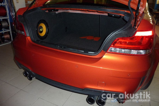 Subwoofer im BMW M1